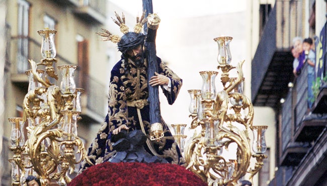 Las Tres Caídas de San Isidoro sale de la Catedral