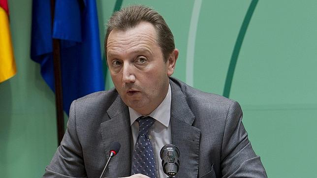La Junta hace empleados públicos a personal que «fichó» la Faffe días antes