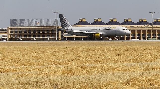 El aeropuerto de Sevilla, de capa caída