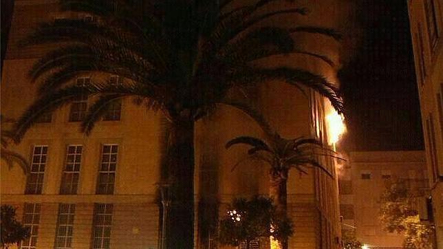 Incendian el archivo municipal de Los Palacios y destruyen documentación clave