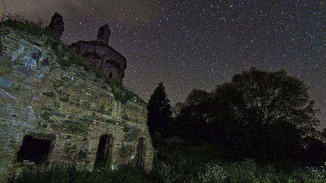 Vista nocturna desde la Cartuja de Cazalla de la Sierra