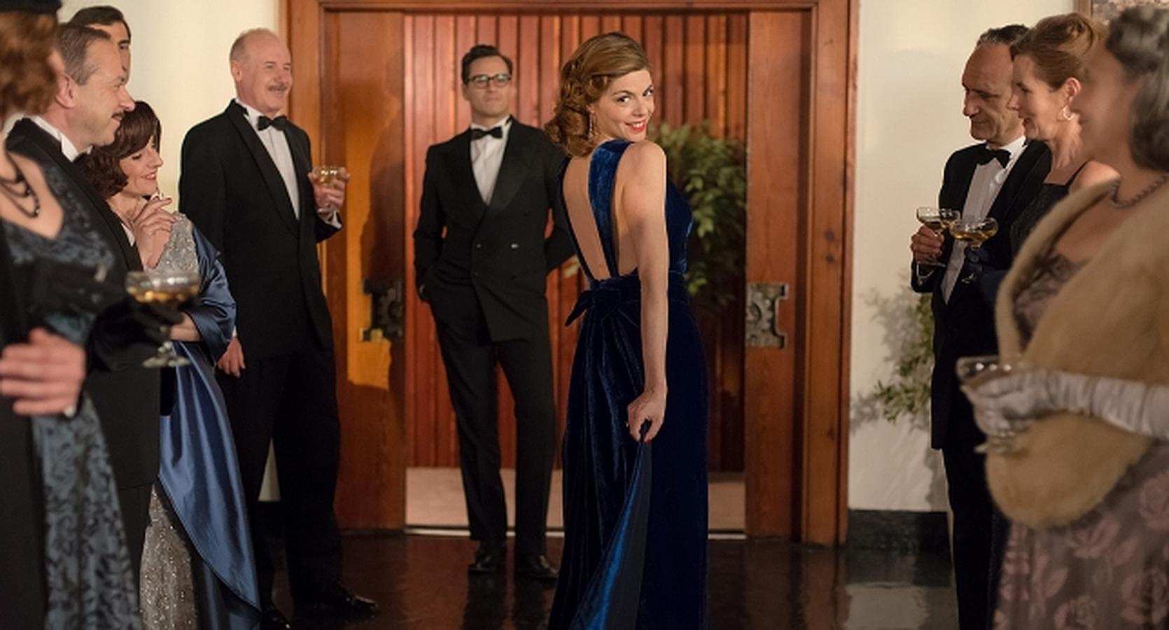 Los vestidos más glamourosos de «Velvet»