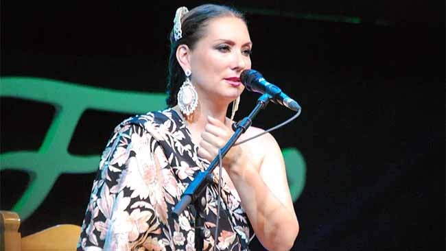 La cantaora granadina Marina Heredia llega a Utrera