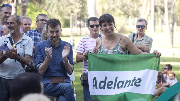 Antonio Maíllo y Teresa Rodríguez en un acto de su confluencia Adelante Andalucía