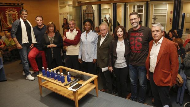 Participantes en la mesa redonda al inicio del acto
