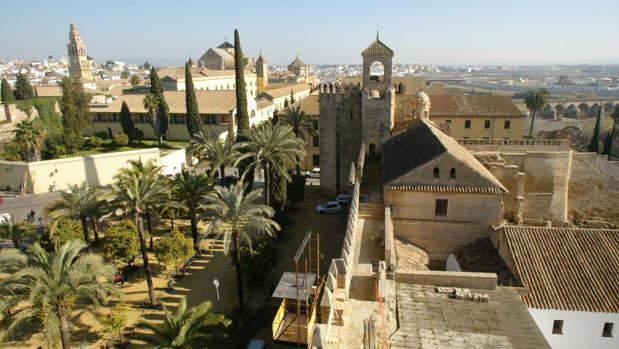 Una de las torres del Alcázar de los Reyes Cristianos
