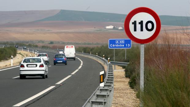 Carriles de circulación en la autovía A-45