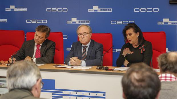 El secretario general de Construcor, el presidente de CECO y su homóloga de Construcor, hoy en rueda de prensa