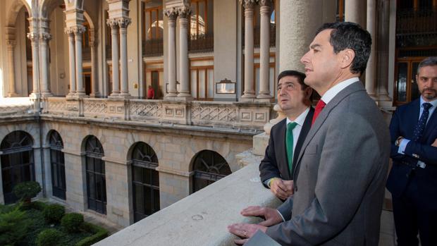 Juanma Moreno con Francisco Reyes, presidente de la Diputación de Jaén