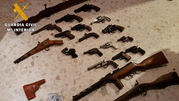 Armas intervenidas al vecino de La Carlota