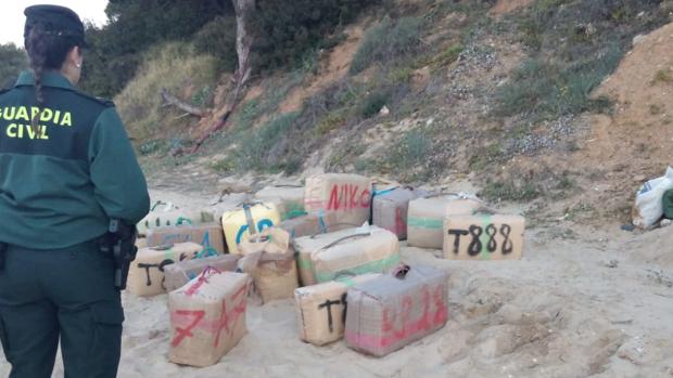 Un alijo incautado en una playa de Huelva