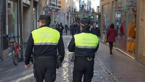 Según ha informado la Policía Local de Granada, el suceso tuvo lugar en pleno centro de la ciudad.