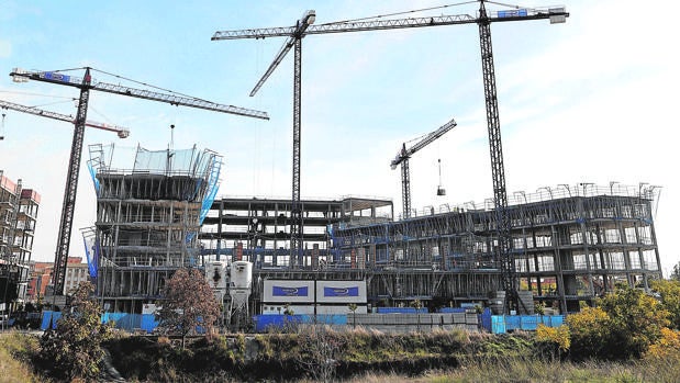 Pisos en construcción en Poniente Sur