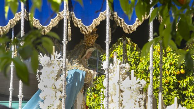 María Santísima de la Estrella durante su salida procesional el Lunes Santo del 2019