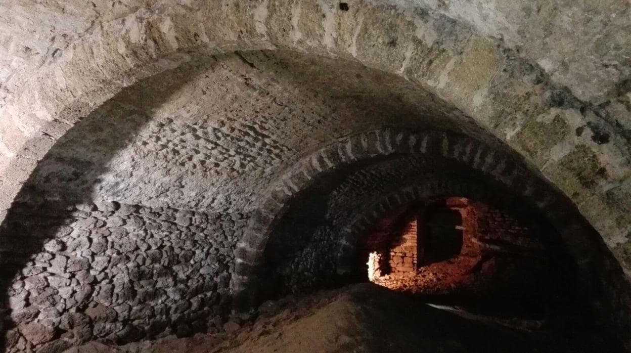 Imagen de la cripta que se encuentra debajo de la iglesia