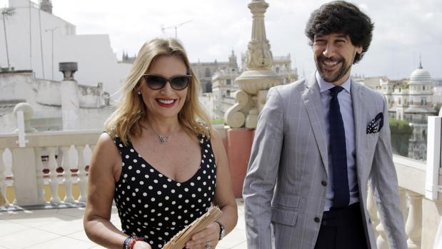 Ainhoa Arteta y Manuel Lombo durante la presentación del concierto