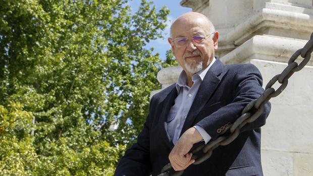 Juan Eslava Galán