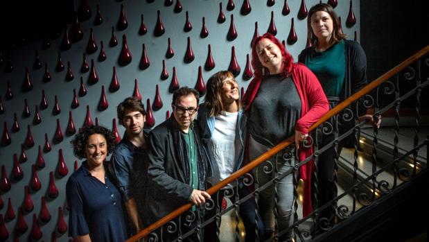 Belbel, junto a los actores y guionistas de «Dolors»