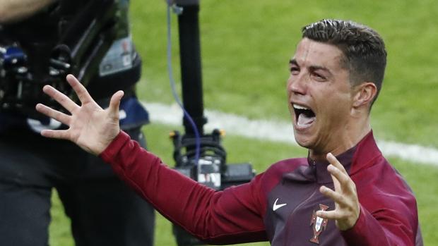 Eurocopa 2016:
Las lágrimas de Ronaldo se prolongaron tras el pitido final