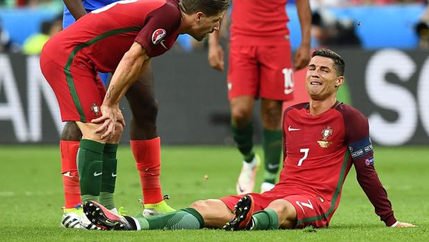 Portugal-Francia:
Las lágrimas de Ronaldo tras lesionarse en la final