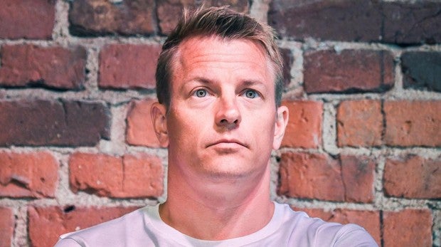 Kimi Raikkonen asiste al evento de presentación de su autobiografía en Helsinki
