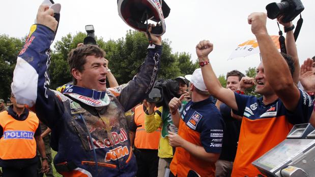 Marc Coma celebra su último título en el Dakar, en 2015