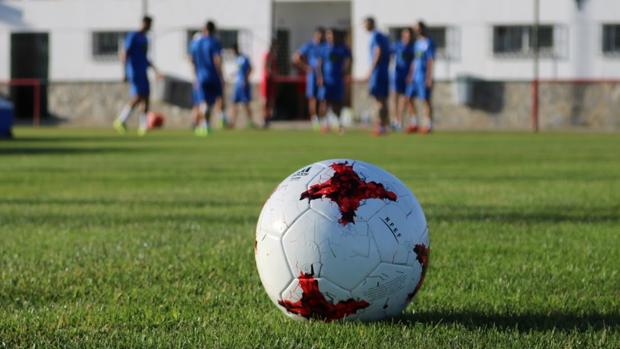 Los partidos no se podrán jugar antes de las 19.30 horas si hay más de 30 grados