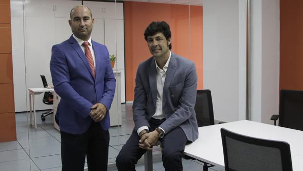 Enrique Pareja de la Cueva, CEO de VA Sistemas, y Antonio Gómez Bizcocho, fundador de Sicrom