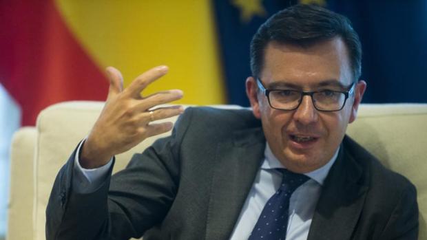 Román Escolano, en una entrevista con ABC en su etapa de ministro de Economía , en abril pasado