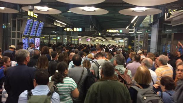 Colas registradas en Barajas durante las movilizaciones de los vigilantes del Aeropuerto durante el año pasado