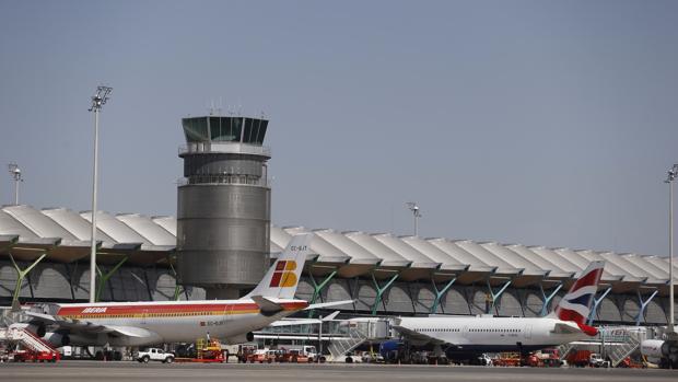 Las tarifas acordadas por Aena se han calculado distribuyendo la congelación tarifaria global entre los distintos servicios aeroportuarios