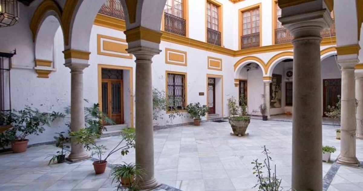 Así son las casas palacio en venta en el centro de Sevilla más  impresionantes