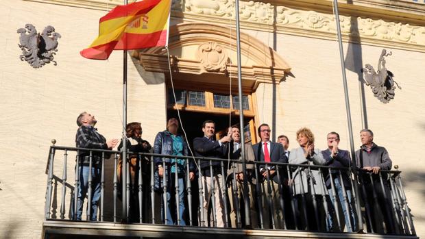 El líder del PP andaluz, Juanma Moreno, ayer en Ayamonte durante un acto de homenaje a la Constitución