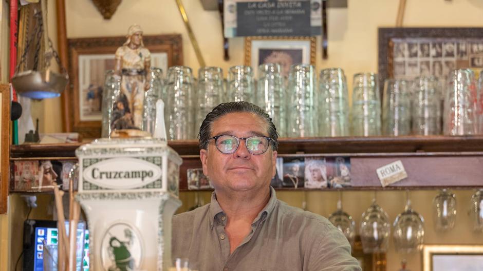 La Fresquita cumple 30 años de ambiente cofrade y cerveza bien tirada