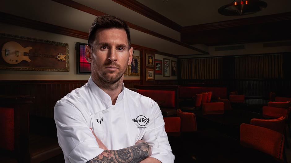 Leo Messi repite como embajador de Hard Rock Café Sevilla con una nueva receta «a la milanesa»