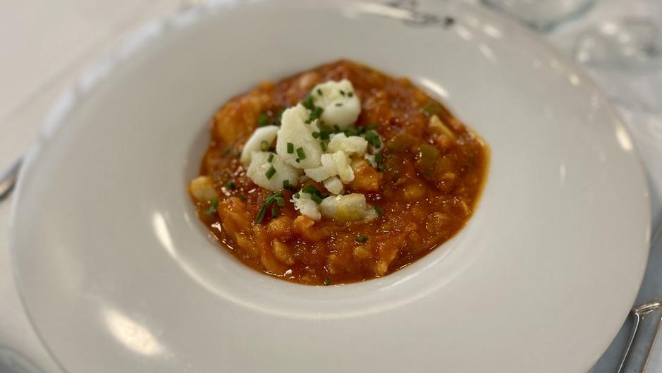 Bacalao con tomate: dónde comer esta sabrosa receta de Cuaresma en Sevilla