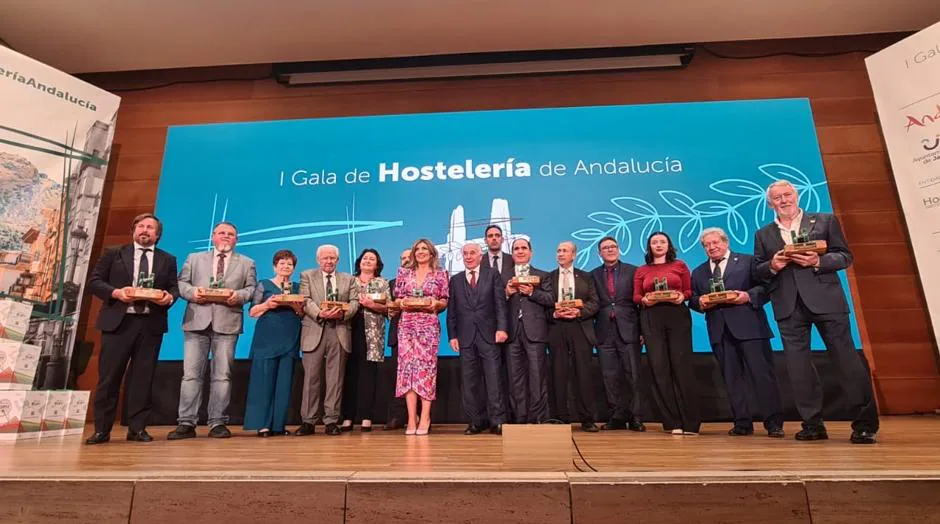 Ovejas Negras Company y la familia Mayo, premiados por la Federación de Hostelería Andaluza