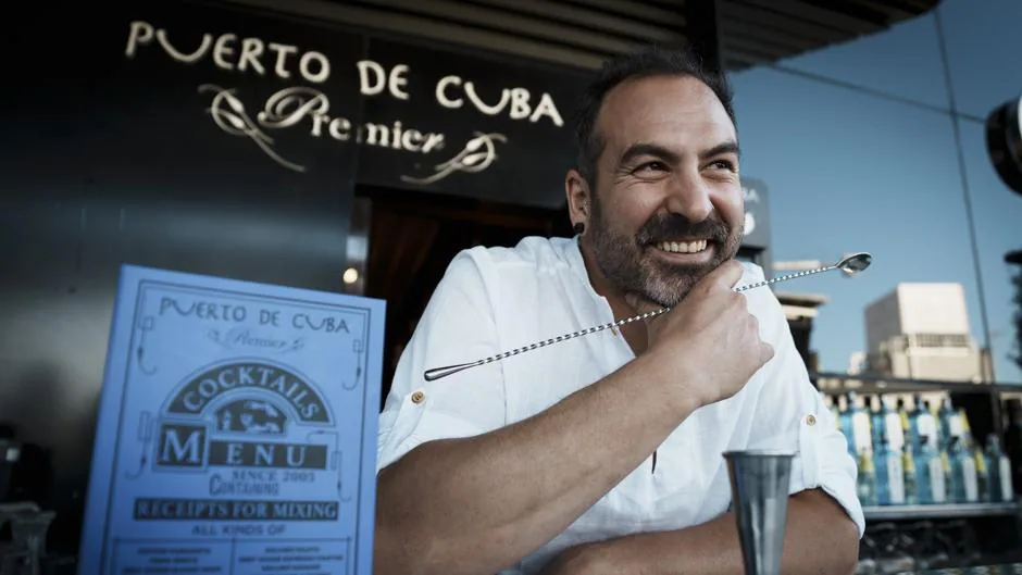 Curro Rubio, bartender de Puerto de Cuba Premier, gana el premio al mejor cóctel en el Bar Experience Málaga