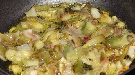 Sopa de gambas y alcachofas