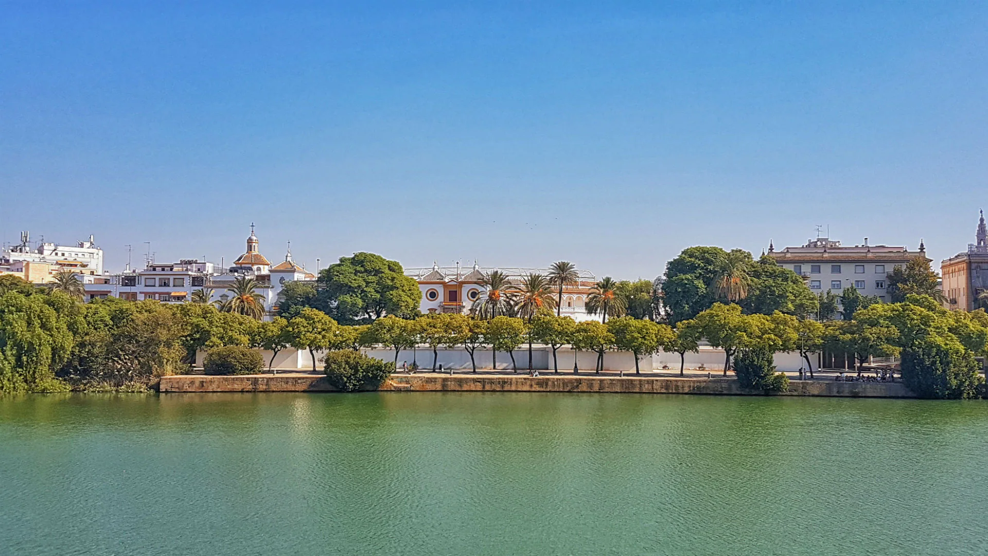 Restaurantes con vistas al río Guadalquivir en Sevilla