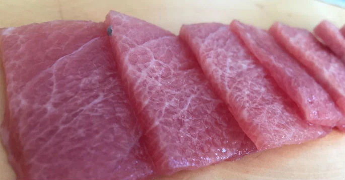Sashimi de atún rojo