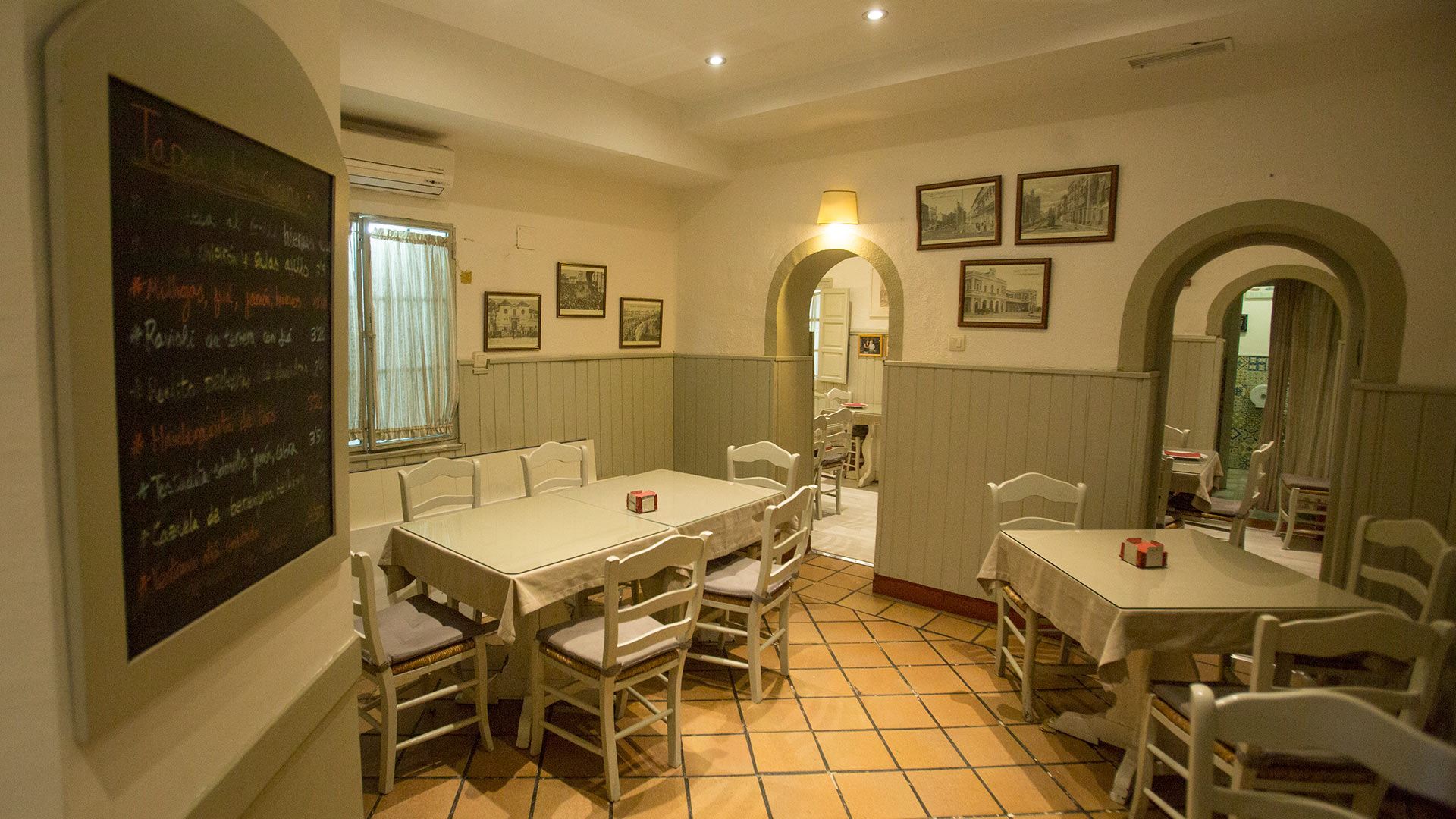 Las Especialidades de Viejo Tito, en Sevilla Las Especialidades de Viejo Tito, en Sevilla