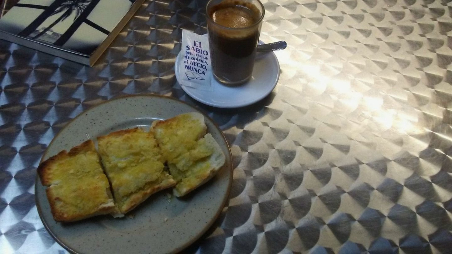 Desayuno en Casa Joaquín con su emblemático café | Foto: Casa Joaquín