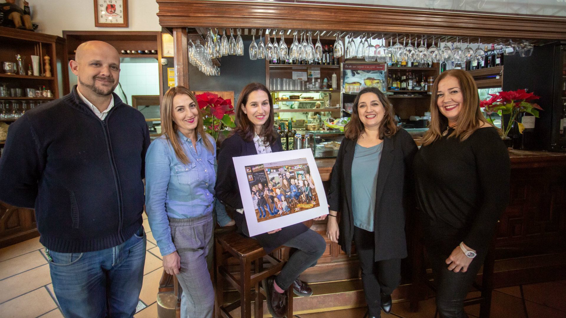 De izquierda a derecha, Vicente, Mariola, Raquel, Inma y Águeda del Toro