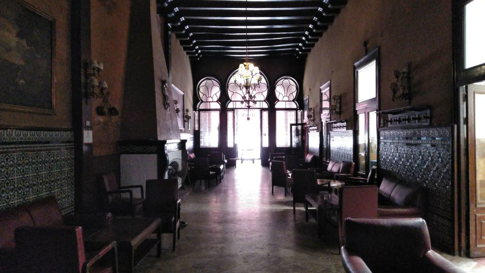 Uno de los pasillos interiores del casino