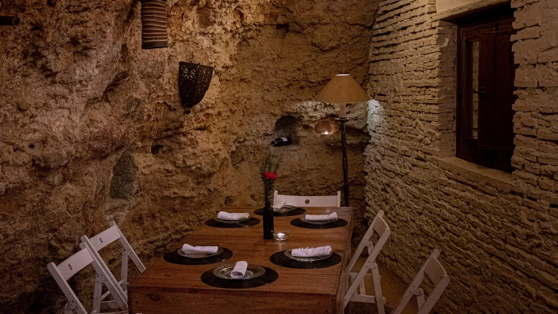 De la cueva al convento: sitios originales donde comer en la provincia de Sevilla