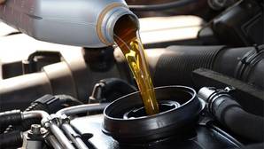 Cómo cambiar el aceite del coche en cinco sencillos pasos