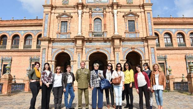 Grupo de alumnos de la primera edición del curso durante una de las visitas programadas