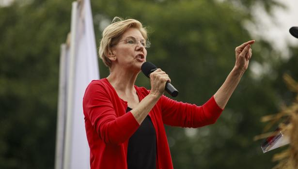 La izquierdista Elizabeth Warren se pone por delante de Joe Biden en Iowa
