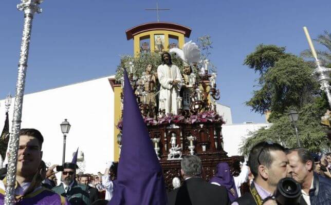 Nuestro Padre Jesús de Nazaret de Pino Montano el Viernes de Dolores de la Semana Santa de Sevilla. Foto: Vanessa Gómez